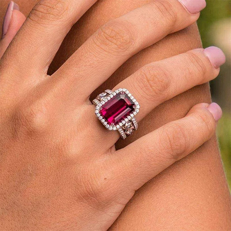 Anello Huitan di Lusso con Zirconi Rossi Scintillanti per Donne, Accessorio Elegante per Matrimoni, Design Inciso, Gioiello Femminile Delicato per Feste