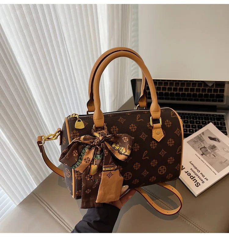 Borsa a Spalla Stile Boston 2026 Nuova Collezione Donna, Stampa Sensuale, Versatile, Borsa a Tracolla Singola a Cuscino, Design in Piccole Serie, Borsa a Mano