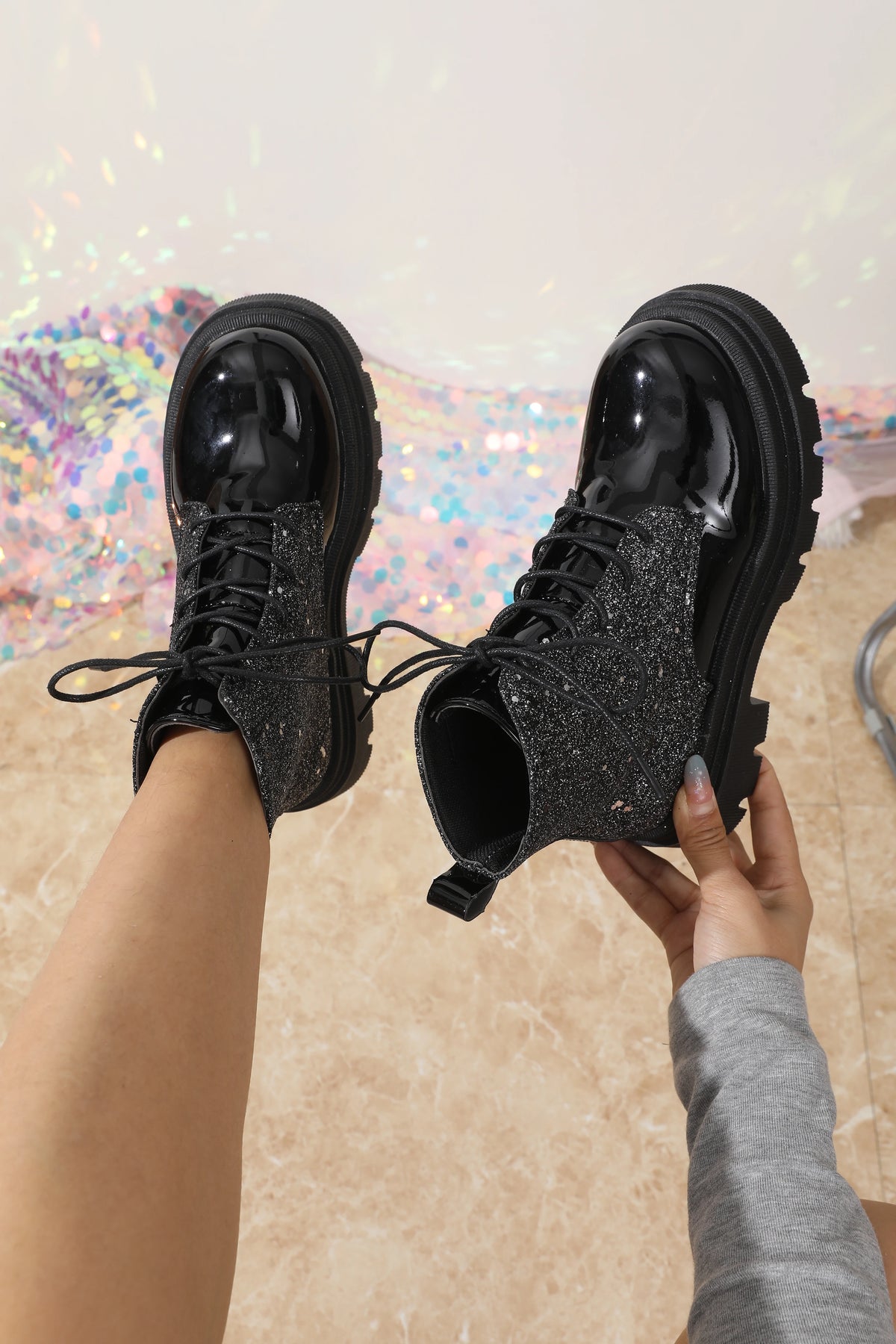 Scarpe da donna 2024 Stivali da donna alla moda argento lucido Stivali Chelsea casual e versatili Scarpe con plateau comode e calde