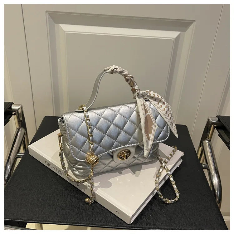 Borsa a tracolla estiva da donna, piccola e quadrata, stile elegante, nuova collezione 2026, di alta gamma, con catena e motivo a griglia