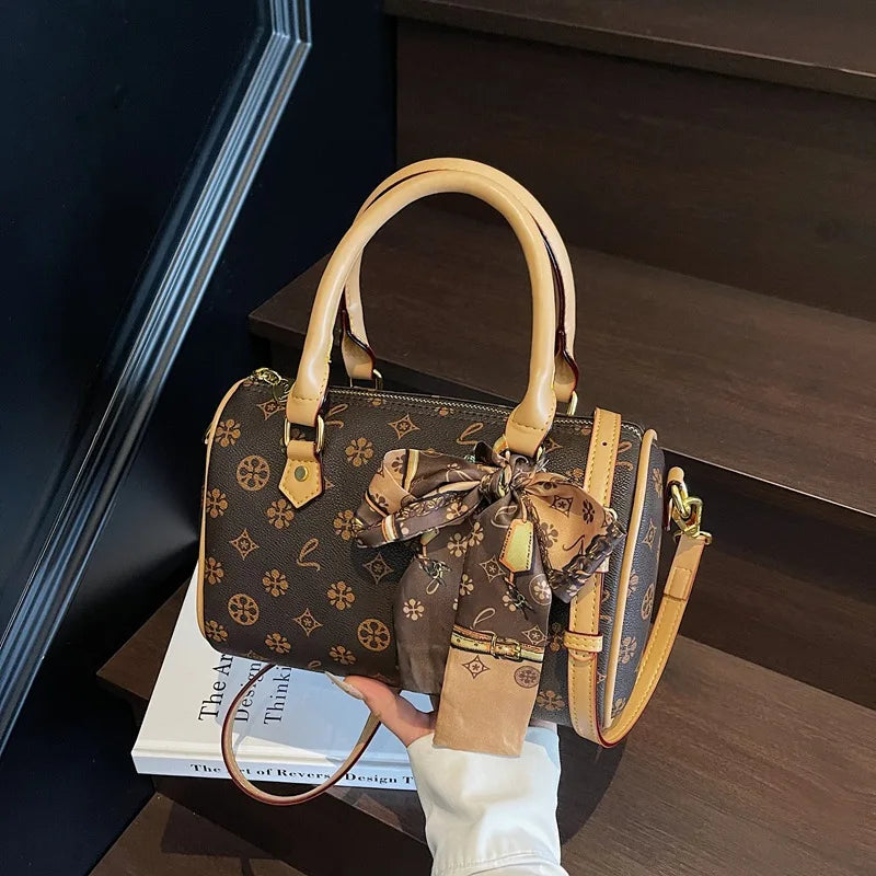 Borsa a Spalla Stile Boston 2026 Nuova Collezione Donna, Stampa Sensuale, Versatile, Borsa a Tracolla Singola a Cuscino, Design in Piccole Serie, Borsa a Mano