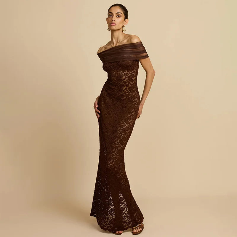 Abito lungo elegante da sera per damigella d'onore, sexy e alla moda, con scollo asimmetrico a spalla scoperta, in rete e con dettaglio avvolgente sui glutei.