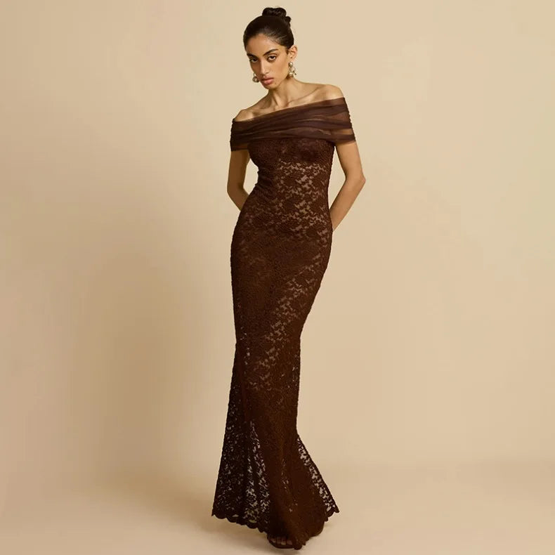 Abito lungo elegante da sera per damigella d'onore, sexy e alla moda, con scollo asimmetrico a spalla scoperta, in rete e con dettaglio avvolgente sui glutei.