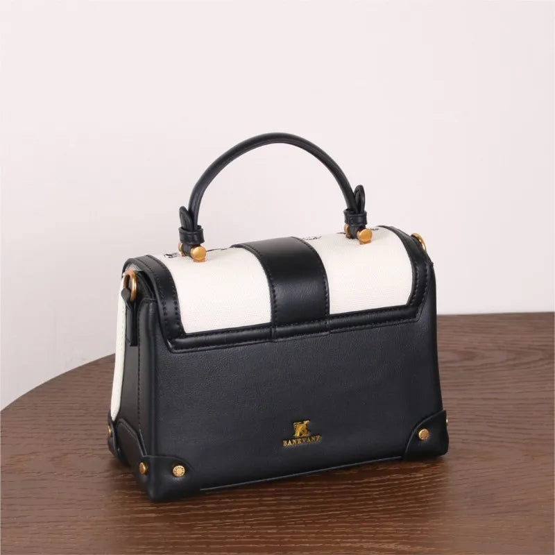 Borsa a tracolla da donna alla moda e di lusso leggero, novità autunno inverno 2026, con ricamo retrò e texture di alta qualità.