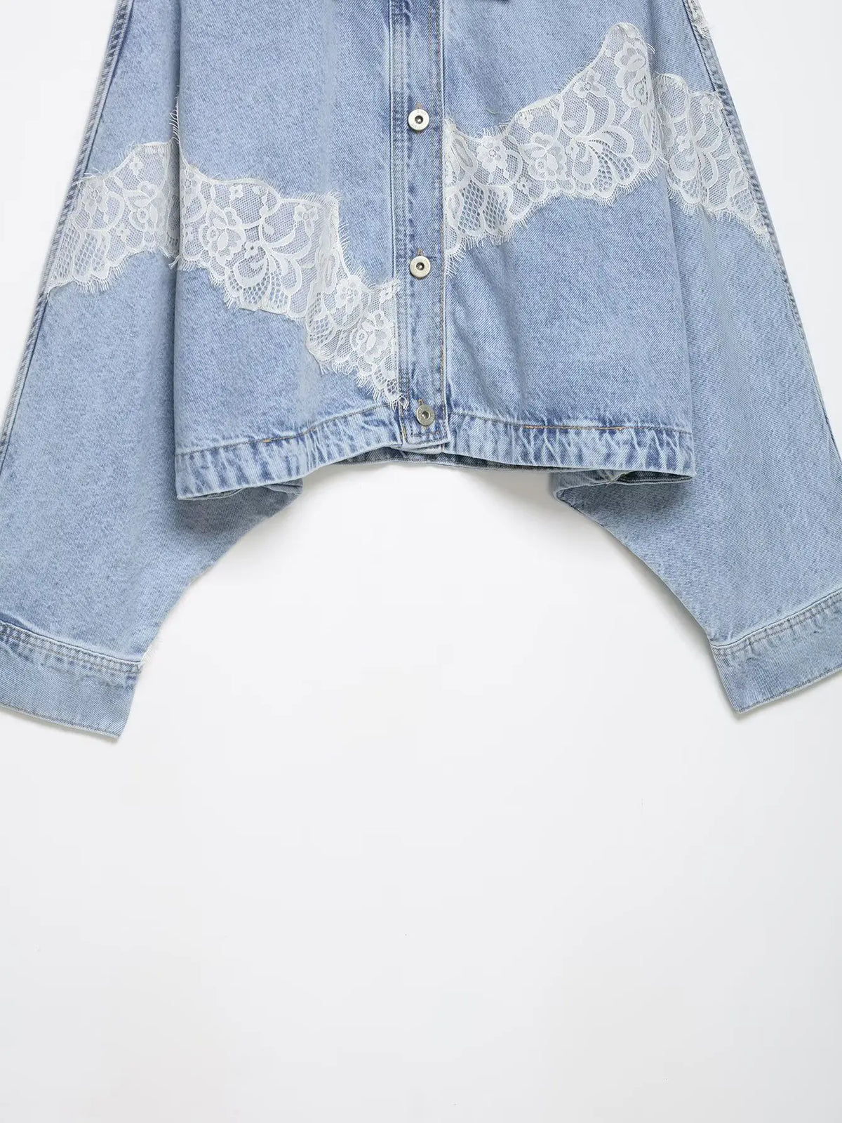 YENKYE Nuova Giacca in Denim Corta da Donna 2026 Blu Chiaro con Inserti in Pizzo, Bottoni Frontali, Maniche Lunghe, Vestibilità Ampia, Stile Streetwear