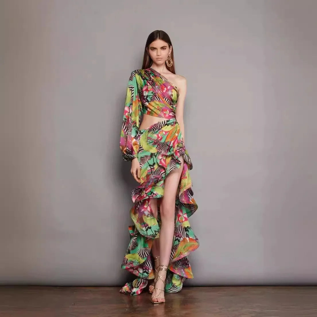 Abito Elegante e Sexy con Stampa Floreale, Orlo Asimmetrico, Collo Alto, Maniche a Palloncino, Lunghezza al Ginocchio