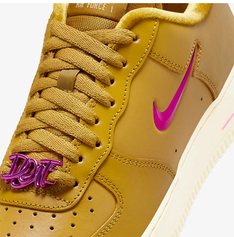 Scarpe casual basse da donna Nike Air Force 1 '07 SE originali FB8251-700