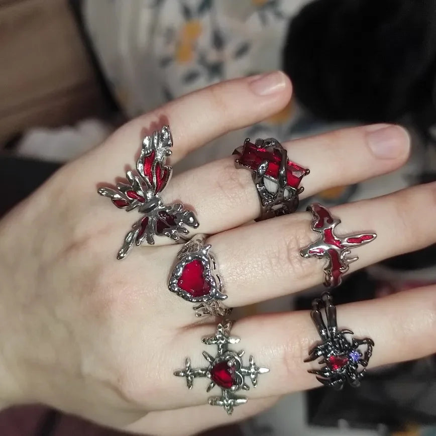 Anillos ajustables estéticos de corazón de cristal rojo irregular de apertura nueva para mujer, anillo gótico de araña animal, joyería creativa