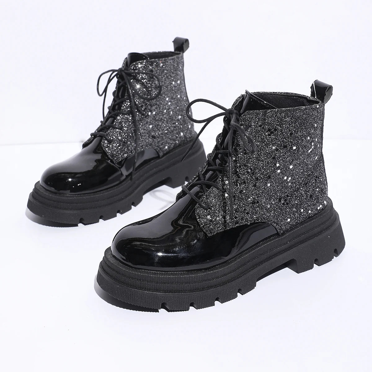 Scarpe da donna 2024 Stivali da donna alla moda argento lucido Stivali Chelsea casual e versatili Scarpe con plateau comode e calde