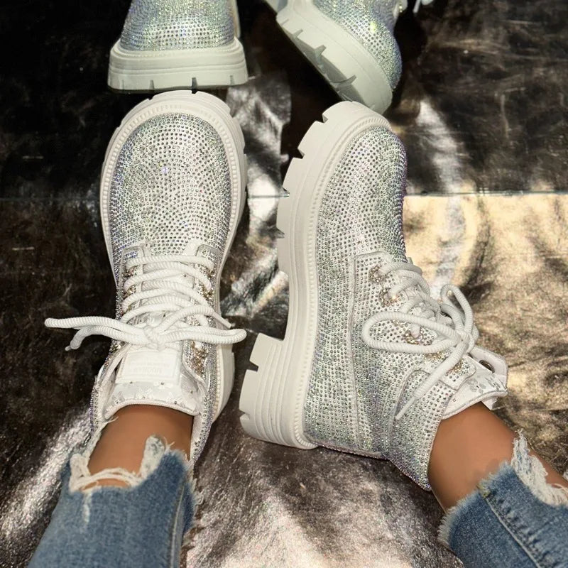 Stivaletti retrò Autunno Inverno Nuove scarpe da donna con plateau e punta tonda con lacci e strass
