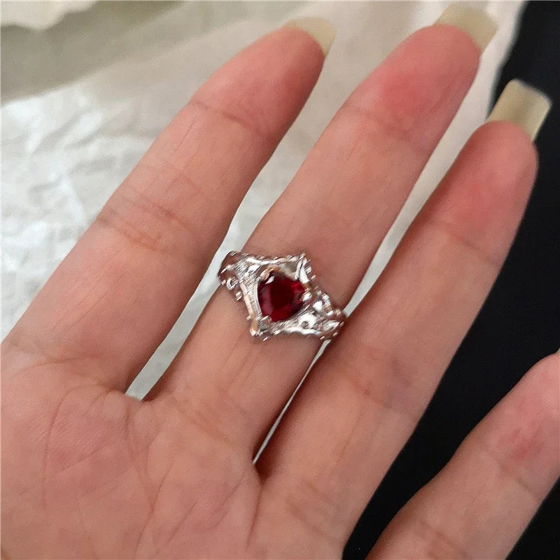 Anillos ajustables estéticos de corazón de cristal rojo irregular de apertura nueva para mujer, anillo gótico de araña animal, joyería creativa
