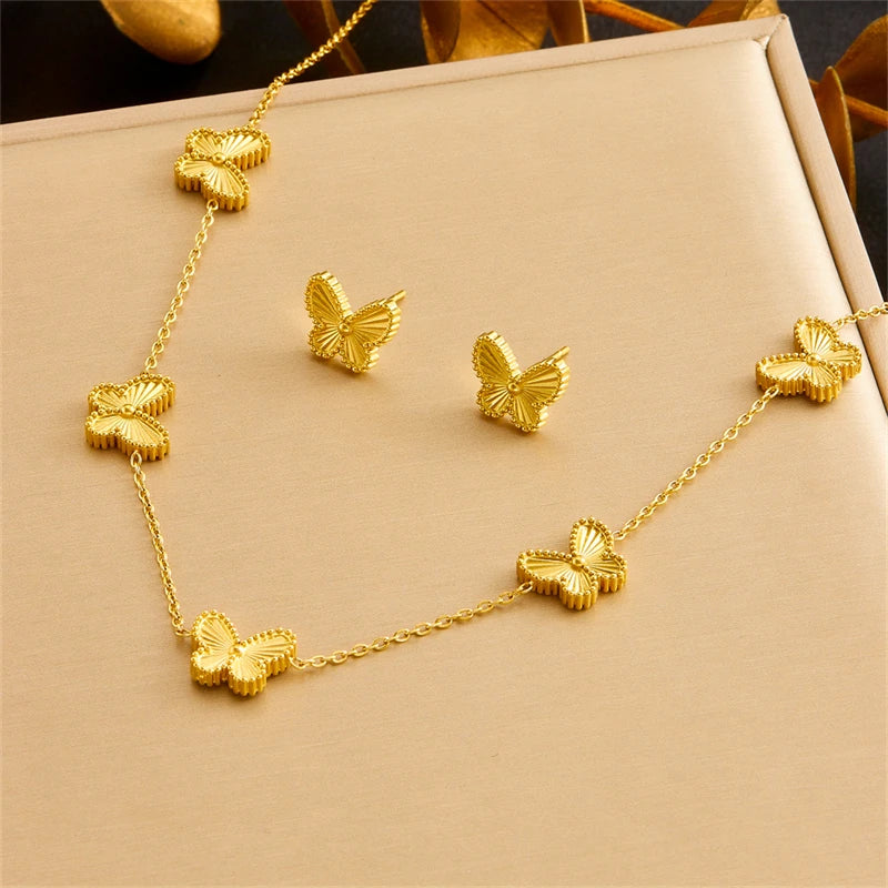 DIEYURO Acciaio inossidabile 316L dorato elegante conchiglia bianca serie farfalla set collana orecchini braccialetto gioielli di tendenza regalo