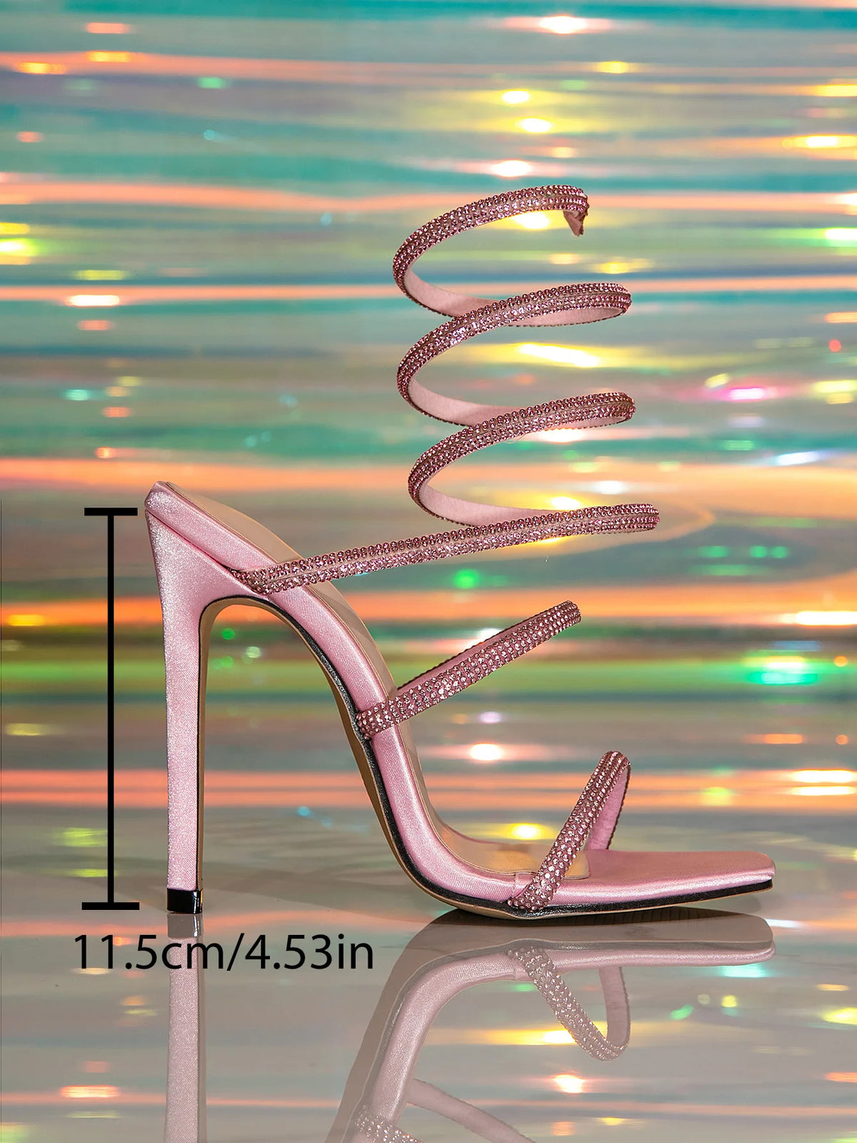 2025 Sandali delle nuove donne Moda a forma di serpente Strass sexy Tacchi altissimi Stile francese Versatile sandalo con punta sottile e tacco sottile