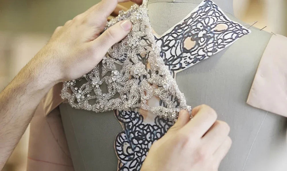 Abiti da sera da donna con diamanti di lusso che bordano cristalli Abito da cerimonia nuziale Abito da ballo formale senza maniche Abiti personalizzati