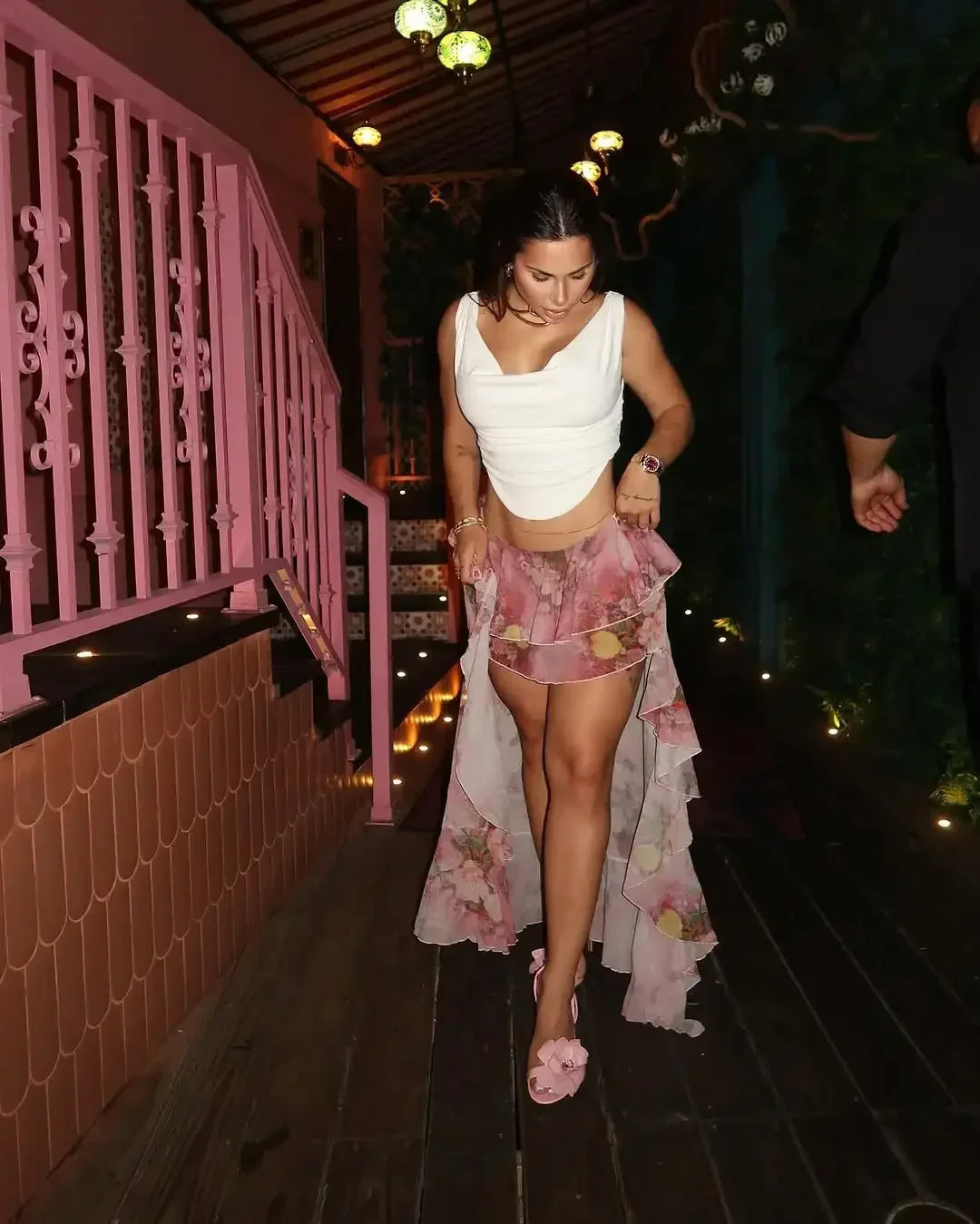 Gonna da donna rosa floreale con volant asimmetrici, sexy, con orlo asimmetrico, chic, trasparente, plissettata, a trapezio, 2026, stile bohémien da spiaggia