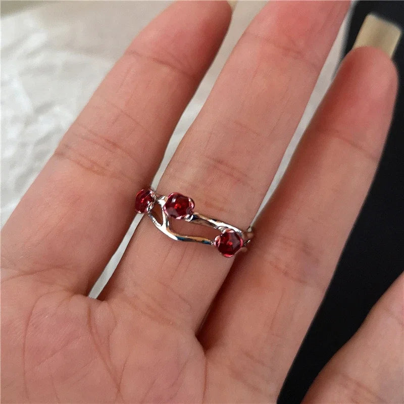 Anillos ajustables estéticos de corazón de cristal rojo irregular de apertura nueva para mujer, anillo gótico de araña animal, joyería creativa