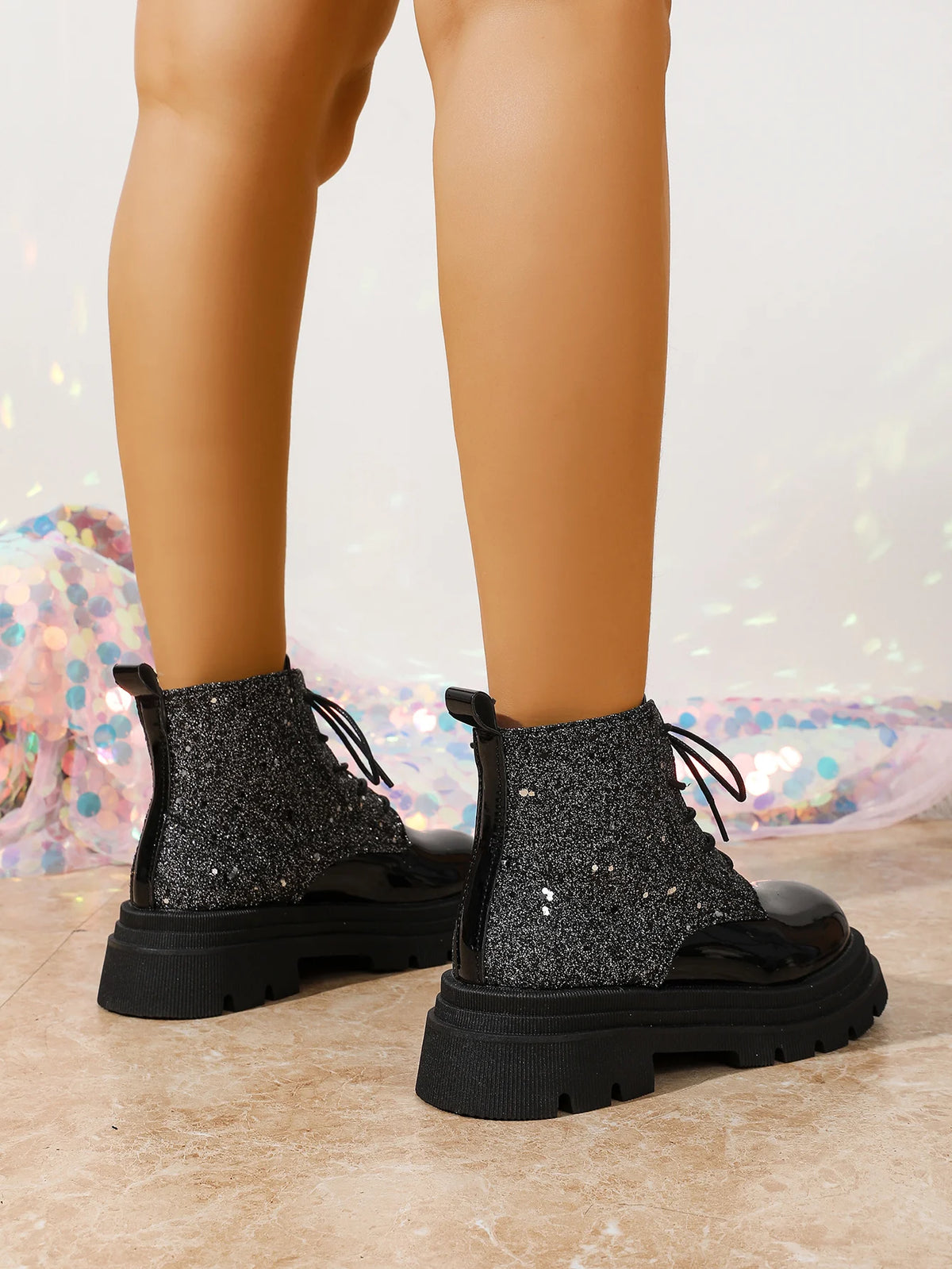 Scarpe da donna 2024 Stivali da donna alla moda argento lucido Stivali Chelsea casual e versatili Scarpe con plateau comode e calde
