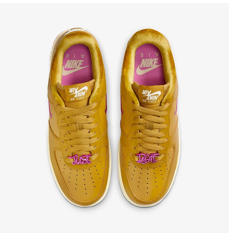Scarpe casual basse da donna Nike Air Force 1 '07 SE originali FB8251-700