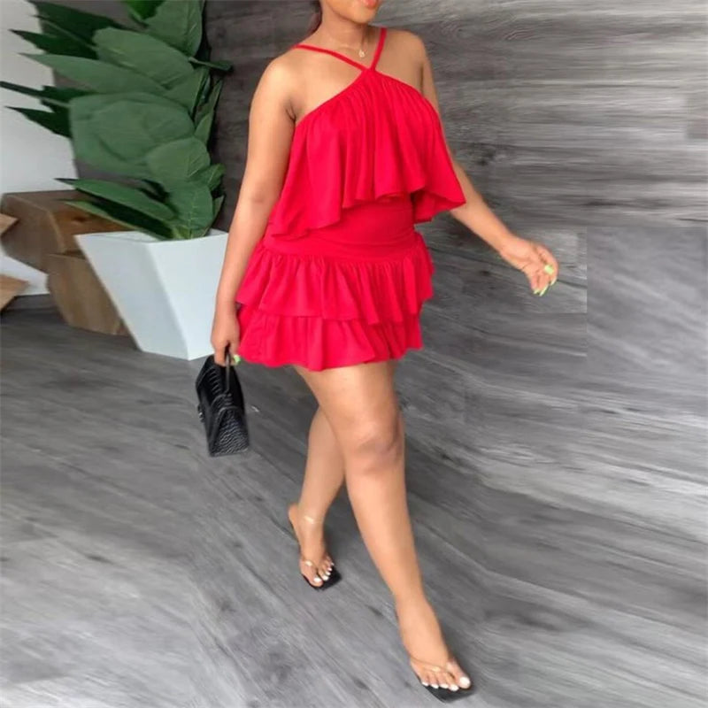 Completo coordinato due pezzi da donna con top a spalline sottili e minigonna, con volant a strati e arricciature slim, ideale per vacanze al mare