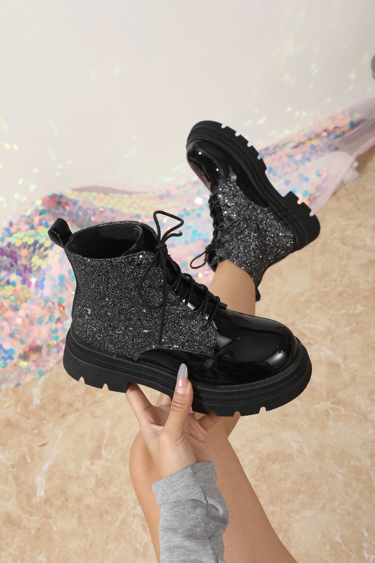 Scarpe da donna 2024 Stivali da donna alla moda argento lucido Stivali Chelsea casual e versatili Scarpe con plateau comode e calde