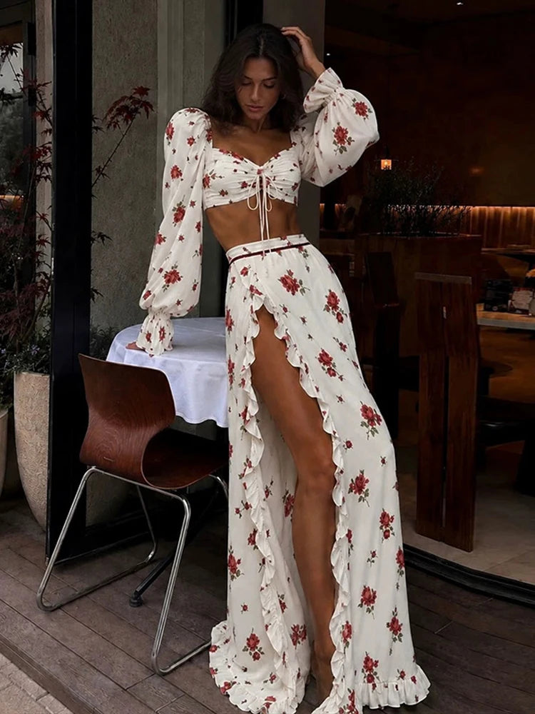 Completo gonna lunga floreale slim da donna con top corto a maniche lunghe e scollo quadrato, gonna lunga con spacco alto, outfit da spiaggia per le vacanze 2026