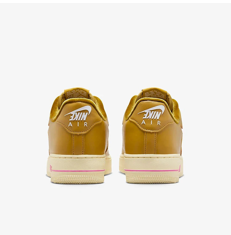 Scarpe casual basse da donna Nike Air Force 1 '07 SE originali FB8251-700