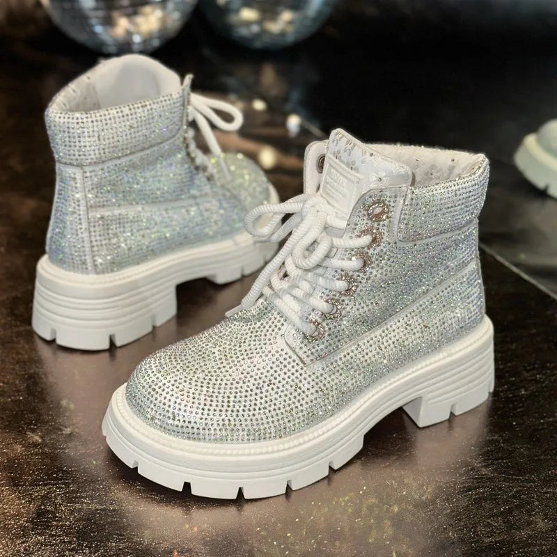 Stivaletti retrò Autunno Inverno Nuove scarpe da donna con plateau e punta tonda con lacci e strass