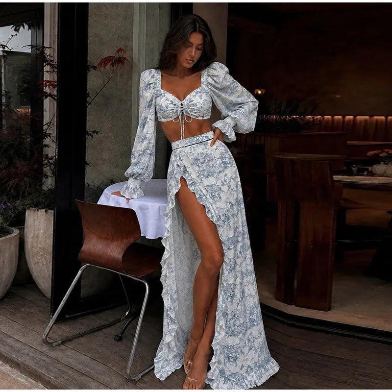 Completo gonna lunga floreale slim da donna con top corto a maniche lunghe e scollo quadrato, gonna lunga con spacco alto, outfit da spiaggia per le vacanze 2026