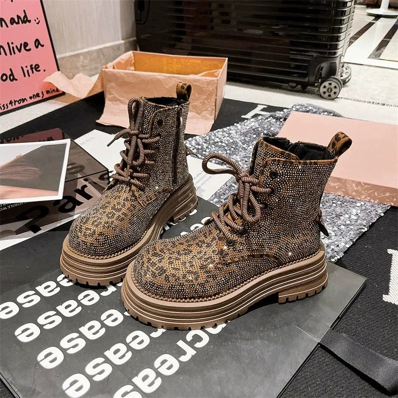 Stivali da donna invernali con stampa leopardata con lacci e strass stivaletti corti antiscivolo con piattaforma alla moda all'aperto stivali da cavaliere Botas Mujer