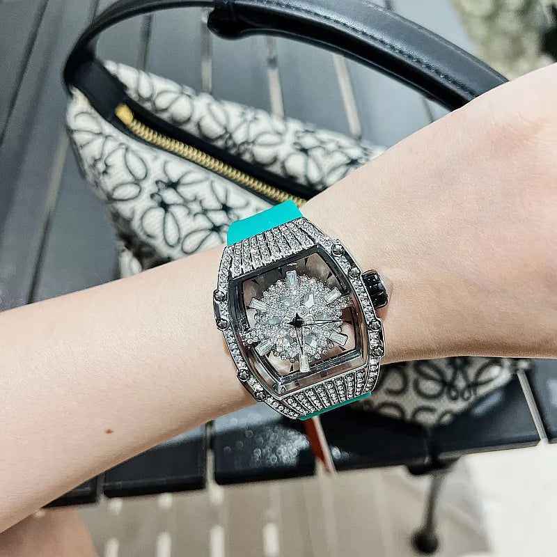 Orologio da donna di marca di lusso con fiocco di neve, strass, quadrante rotante con diamanti per orologio sportivo al quarzo da donna con cinturino in silicone