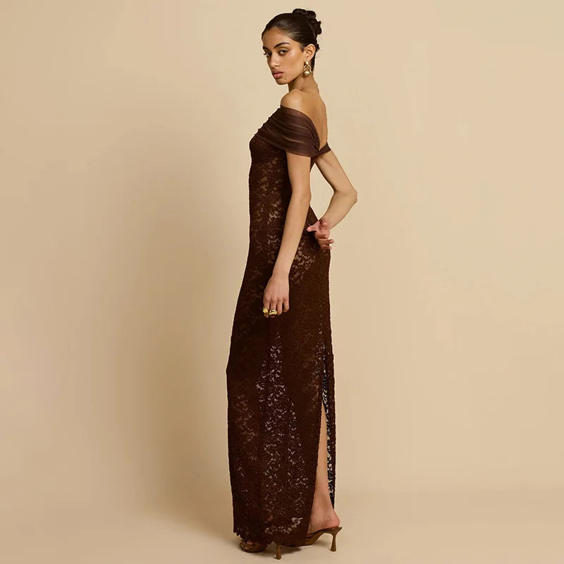 Abito lungo elegante da sera per damigella d'onore, sexy e alla moda, con scollo asimmetrico a spalla scoperta, in rete e con dettaglio avvolgente sui glutei.
