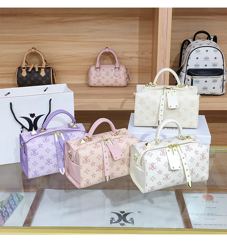 Borsa Boston Chic Urbana alla Moda per Donna, Nuovo Stile 2025, Borsa a Tracolla con Motivi Floreali in Rilievo, Fodera in Poliestere