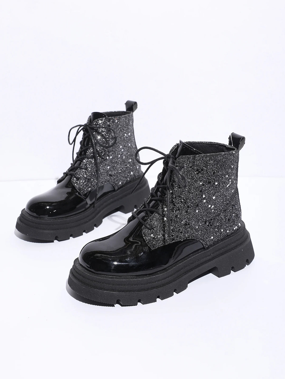 Scarpe da donna 2024 Stivali da donna alla moda argento lucido Stivali Chelsea casual e versatili Scarpe con plateau comode e calde