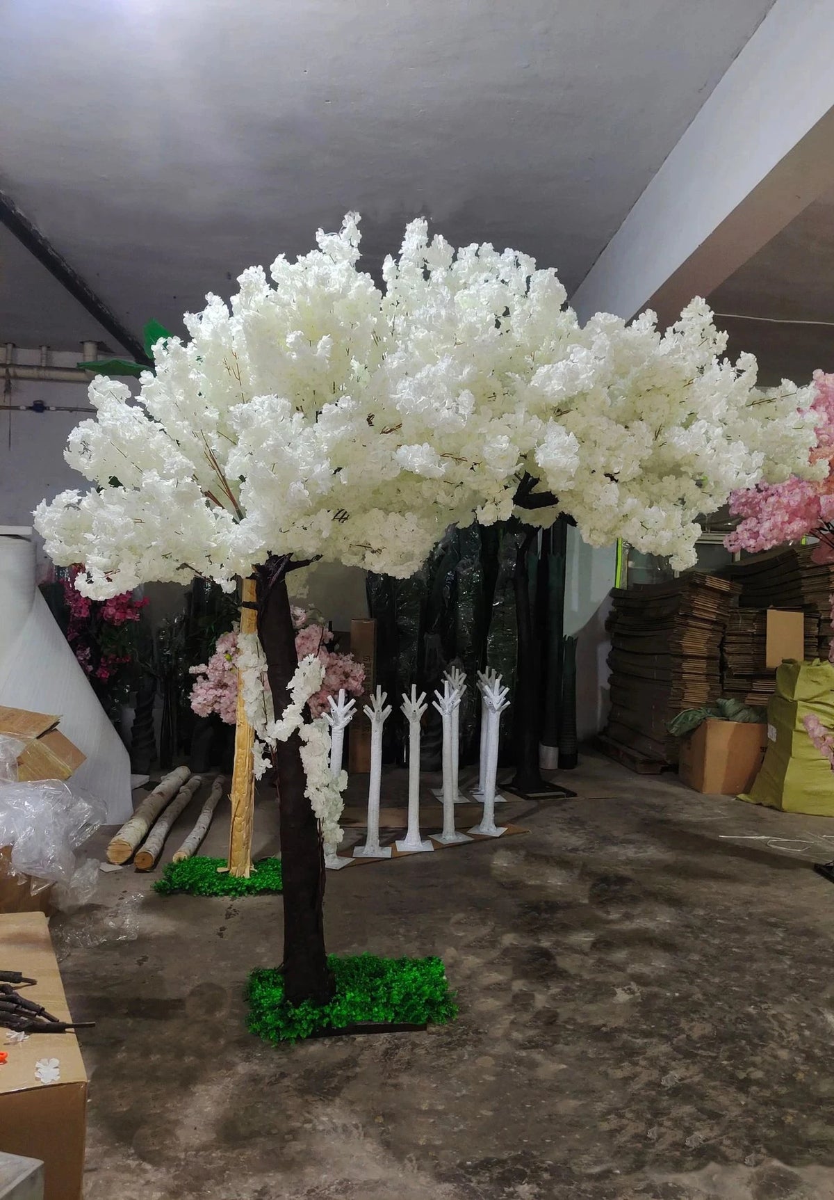 White artificial cherry blossom tree outdoor garden simulation cherry blossom tree wedding party hotel home decoration