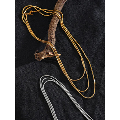 Dettaglio collana dorata