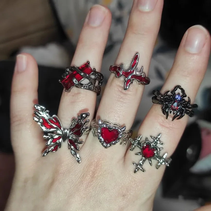 Anillos ajustables estéticos de corazón de cristal rojo irregular de apertura nueva para mujer, anillo gótico de araña animal, joyería creativa