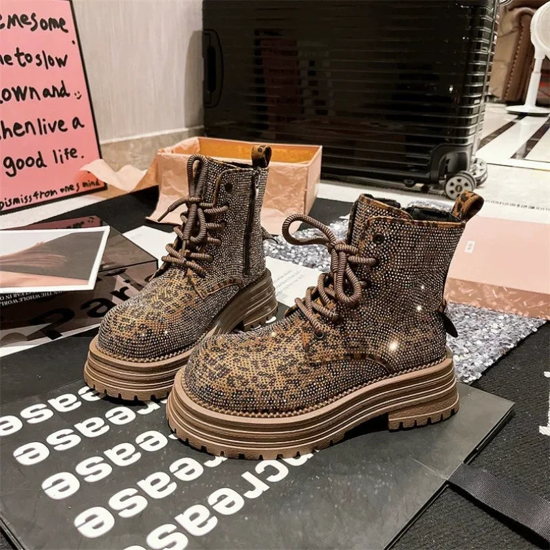Stivali da donna invernali con stampa leopardata con lacci e strass stivaletti corti antiscivolo con piattaforma alla moda all'aperto stivali da cavaliere Botas Mujer