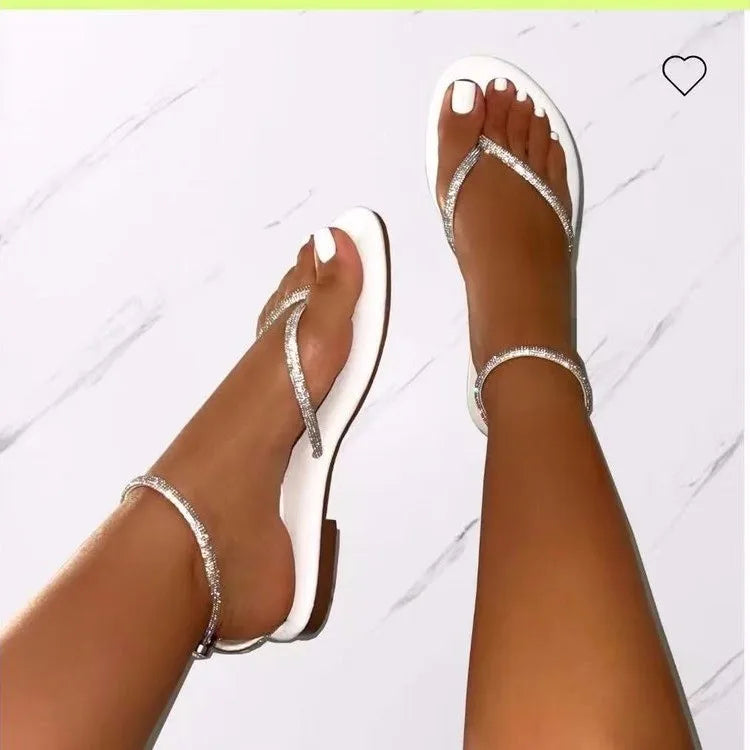 Estate nuove donne grande punta di bloccaggio strass colorato fondo piatto fibbia cinturino moda Outwear sandali da spiaggia/pantofole