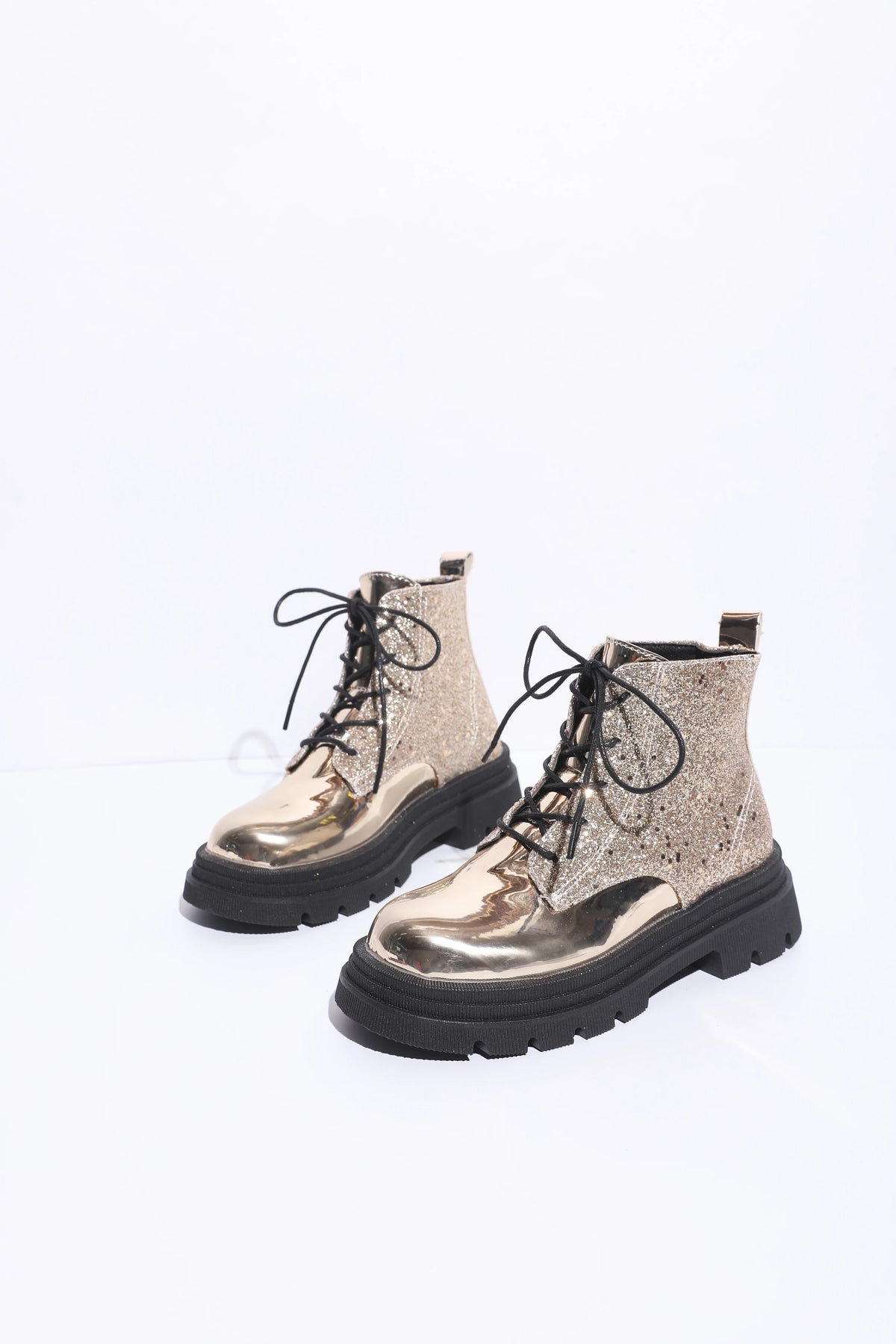 Scarpe da donna 2024 Stivali da donna alla moda argento lucido Stivali Chelsea casual e versatili Scarpe con plateau comode e calde