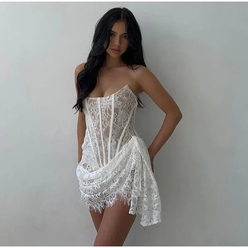 Nuovo abito sexy senza spalline in pizzo bianco per le donne 2024 abiti eleganti abito da sera aderente mini abiti estivi abiti sottili