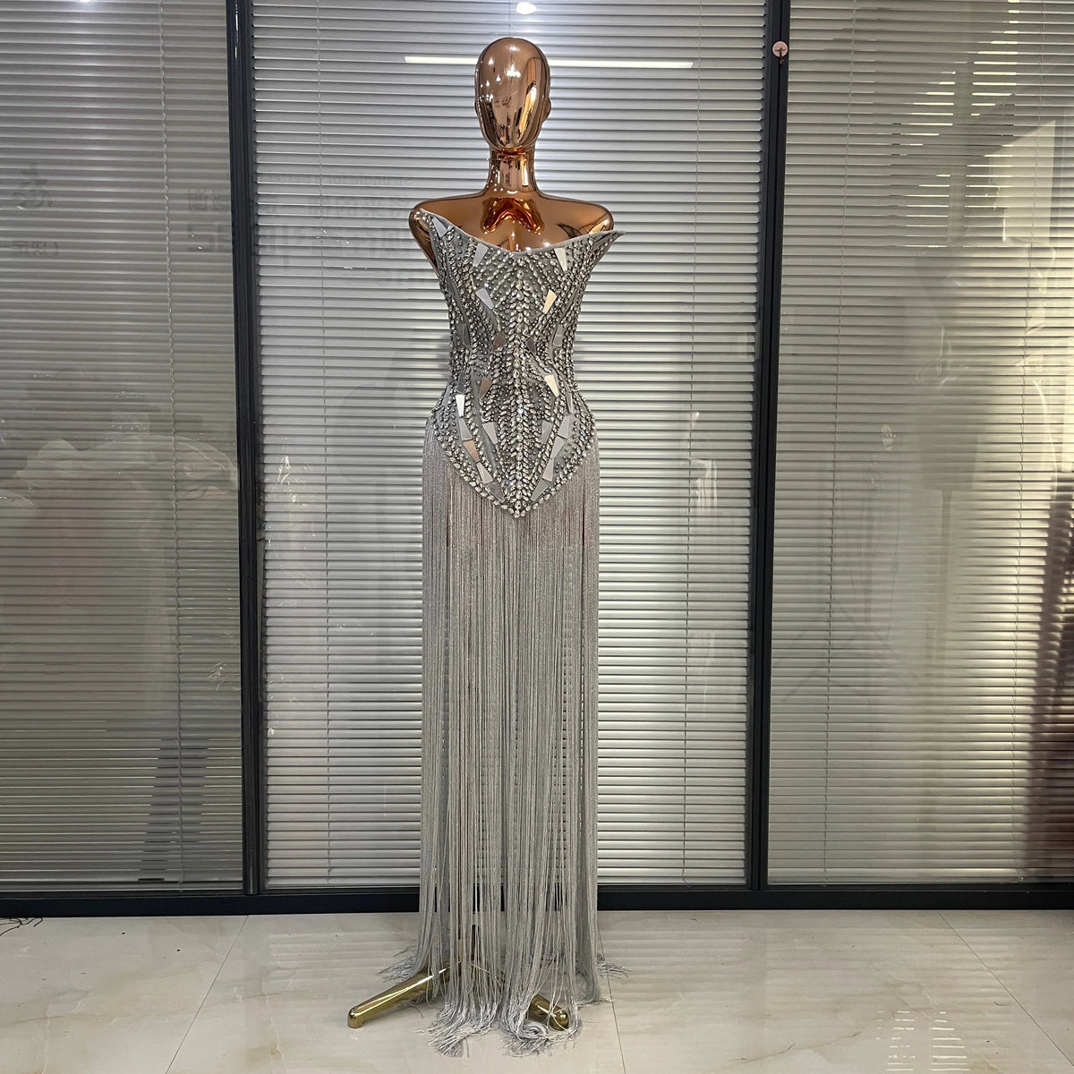 Abito da Compleanno per Donne, Lussuoso Vestito Lungo Argento Senza Spalline con Strass Scintillanti e Frange a Specchio, Elastico, per Serate e Feste, Costumi da Cantante