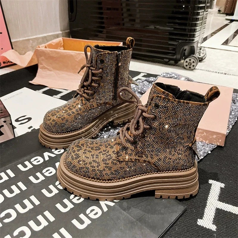 Stivali da donna invernali con stampa leopardata con lacci e strass stivaletti corti antiscivolo con piattaforma alla moda all'aperto stivali da cavaliere Botas Mujer