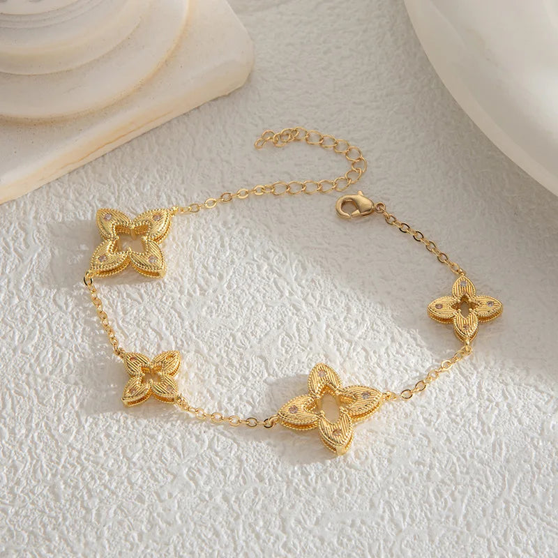Set di Gioielli Quadrifoglio in Oro 3 Pezzi: Collana, Bracciale e Orecchini